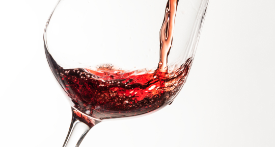 Сера в вине: что нужно знать и надо ли бояться?